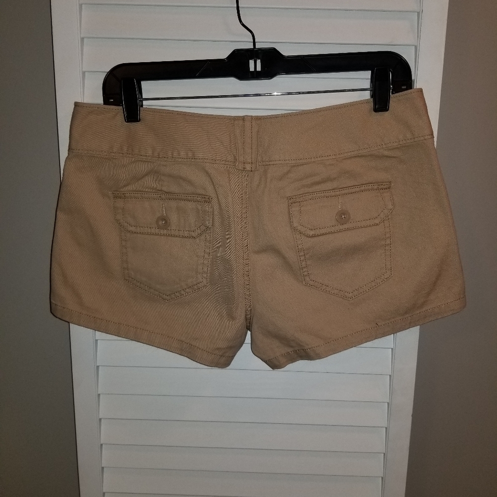 Shorts - Picture 2 of 4